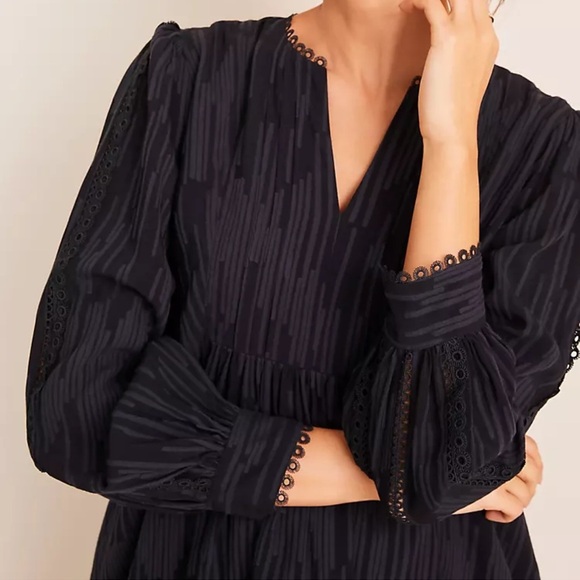 Ann Taylor Dobby shirred shift V neck Boho 3/4 sleeves eyelet trim dress Sz 4 - Picture 3 of 8